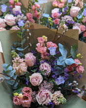 Load image into Gallery viewer, Valentine's Country Style Bouquet Friday 13th February - Sarurday 14th February

